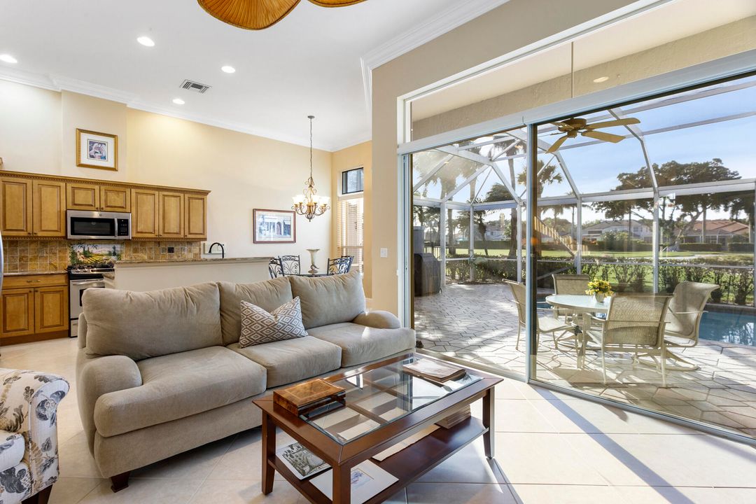 En Venta: $849,000 (3 camas, 3 baños, 2492 Pies cuadrados)