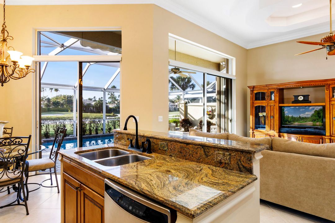 En Venta: $849,000 (3 camas, 3 baños, 2492 Pies cuadrados)