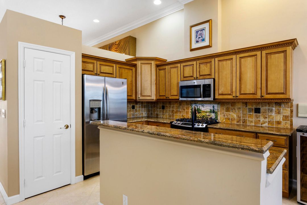 En Venta: $849,000 (3 camas, 3 baños, 2492 Pies cuadrados)