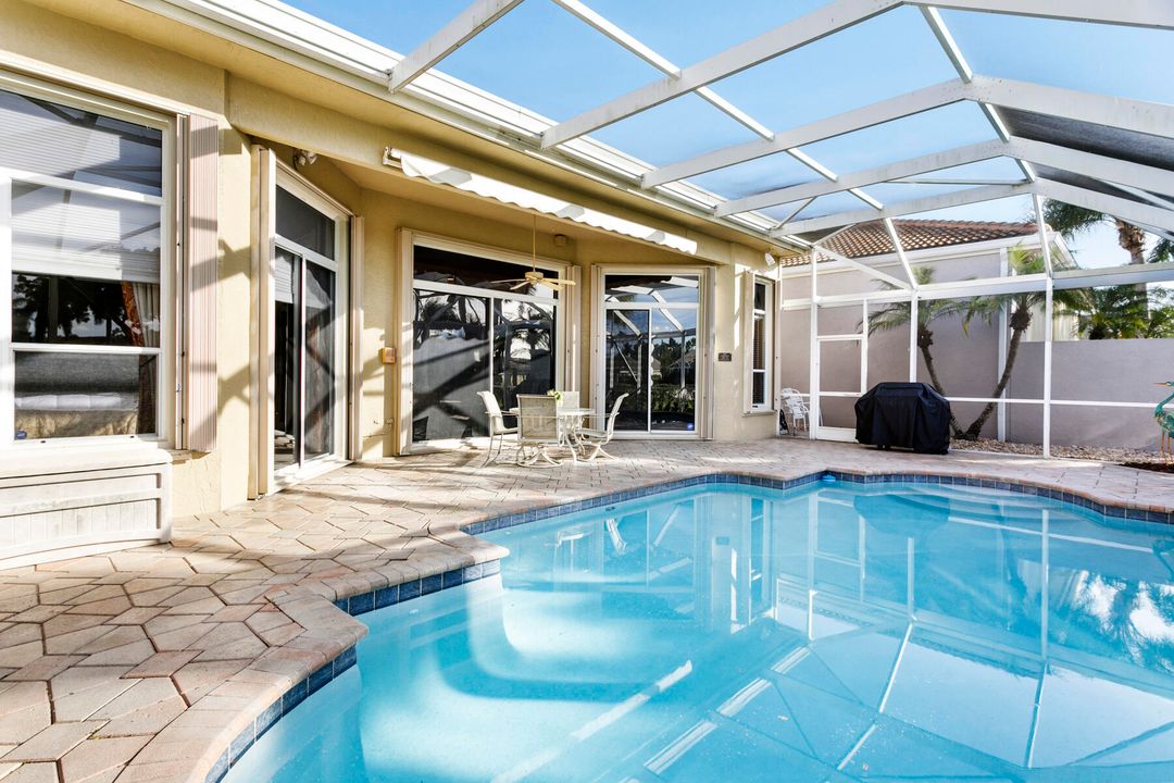 En Venta: $849,000 (3 camas, 3 baños, 2492 Pies cuadrados)