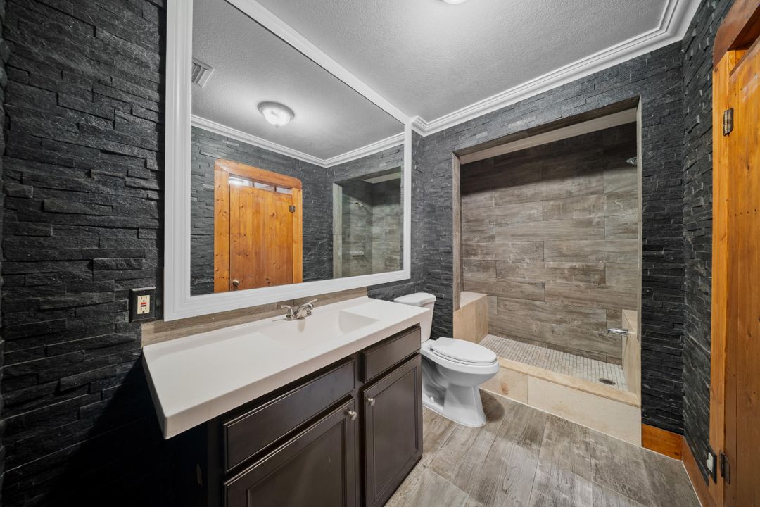 For Sale: $590,000 (4 beds, 3 baths, 1820 Square Feet)