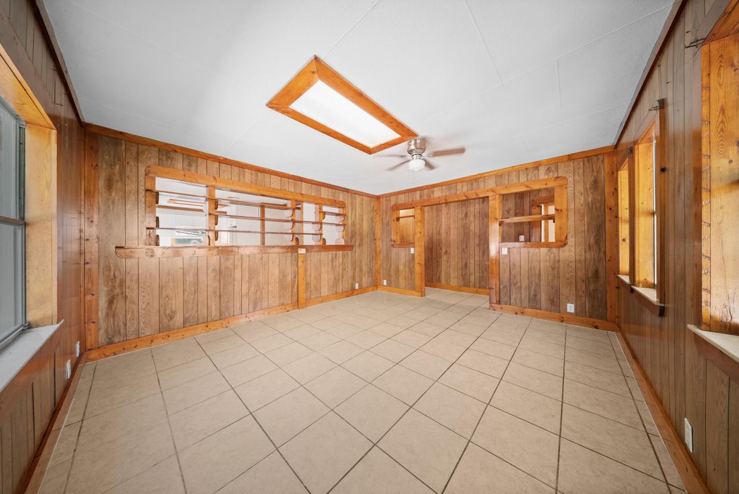 For Sale: $590,000 (4 beds, 3 baths, 1820 Square Feet)