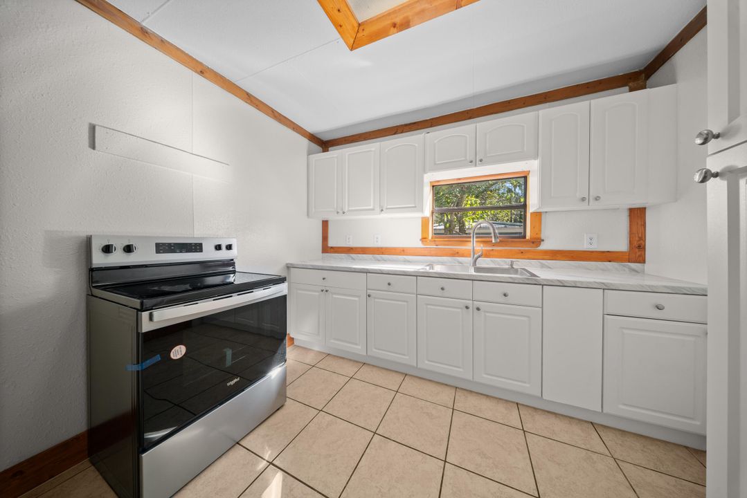 For Sale: $590,000 (4 beds, 3 baths, 1820 Square Feet)