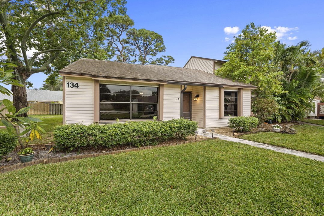 Activo con contrato: $299,000 (2 camas, 2 baños, 1092 Pies cuadrados)