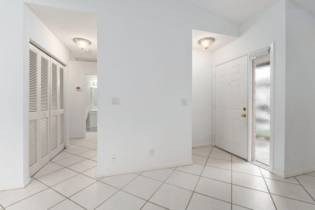 Activo con contrato: $299,000 (2 camas, 2 baños, 1092 Pies cuadrados)