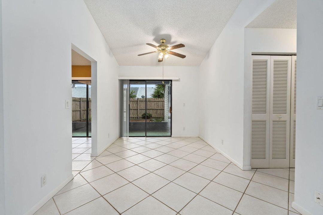 Activo con contrato: $299,000 (2 camas, 2 baños, 1092 Pies cuadrados)