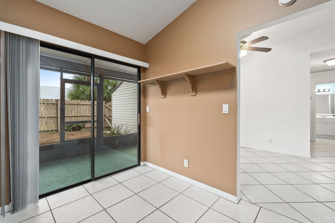 Activo con contrato: $299,000 (2 camas, 2 baños, 1092 Pies cuadrados)