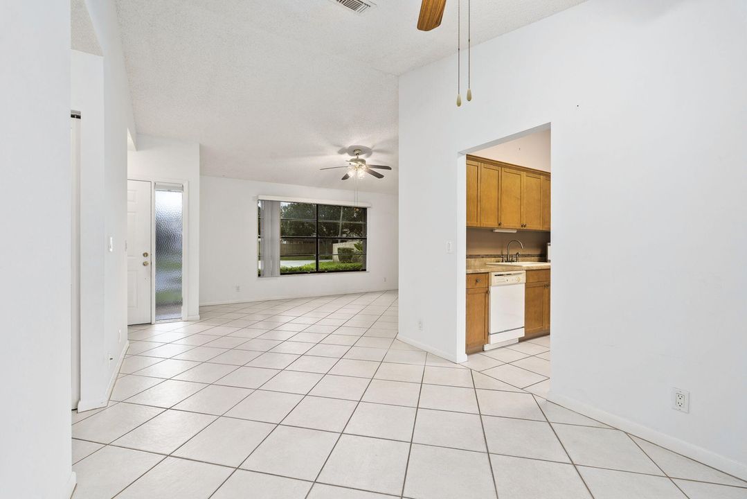 Activo con contrato: $299,000 (2 camas, 2 baños, 1092 Pies cuadrados)