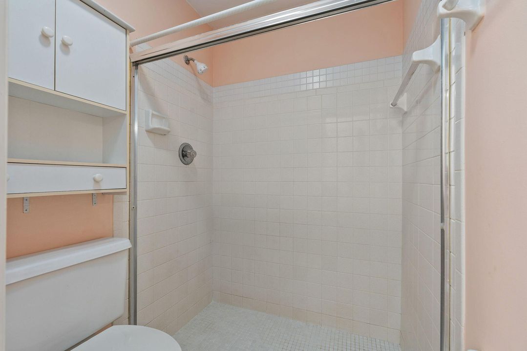 Activo con contrato: $299,000 (2 camas, 2 baños, 1092 Pies cuadrados)