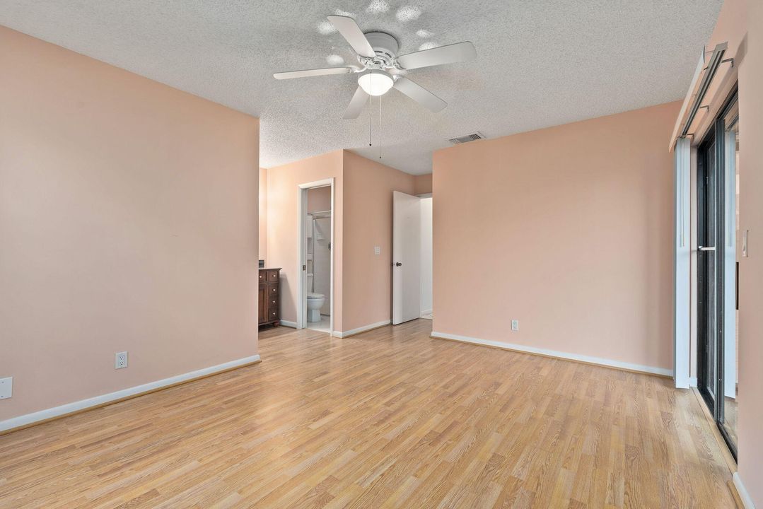 Activo con contrato: $299,000 (2 camas, 2 baños, 1092 Pies cuadrados)