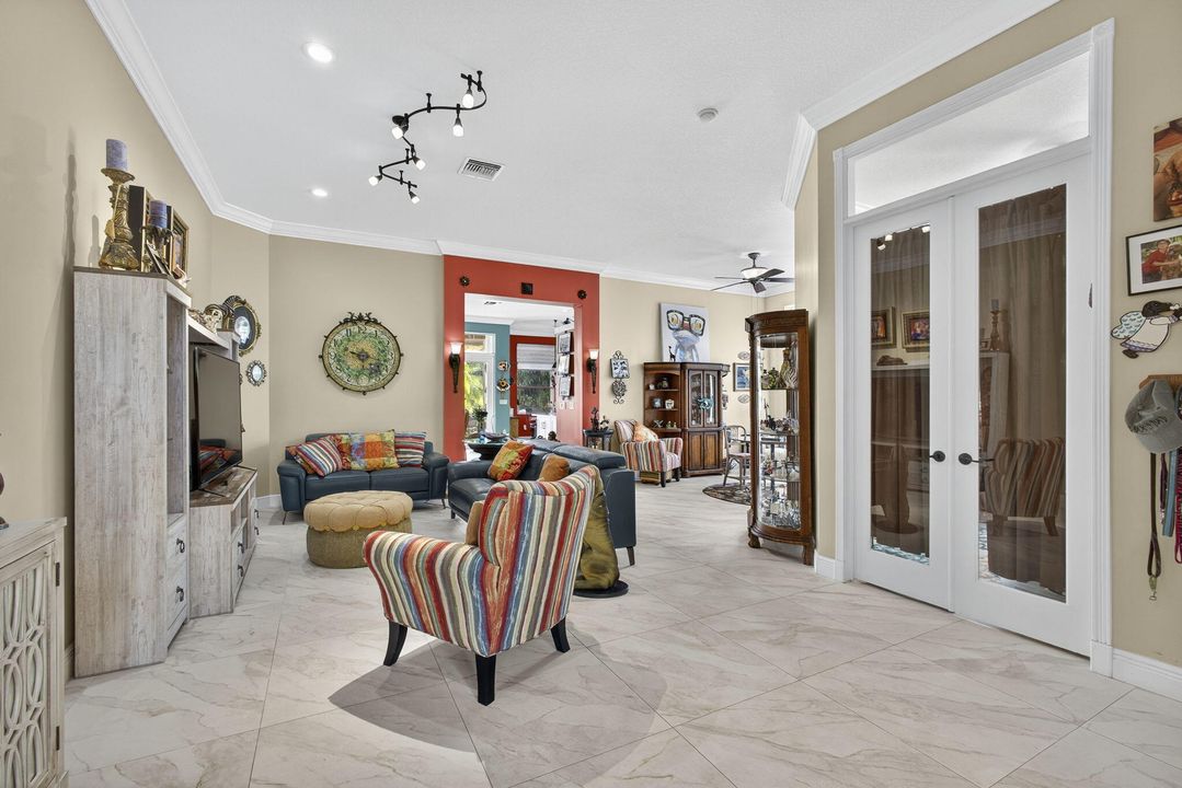 待售: $649,000 (2 贝兹, 2 浴室, 2364 平方英尺)