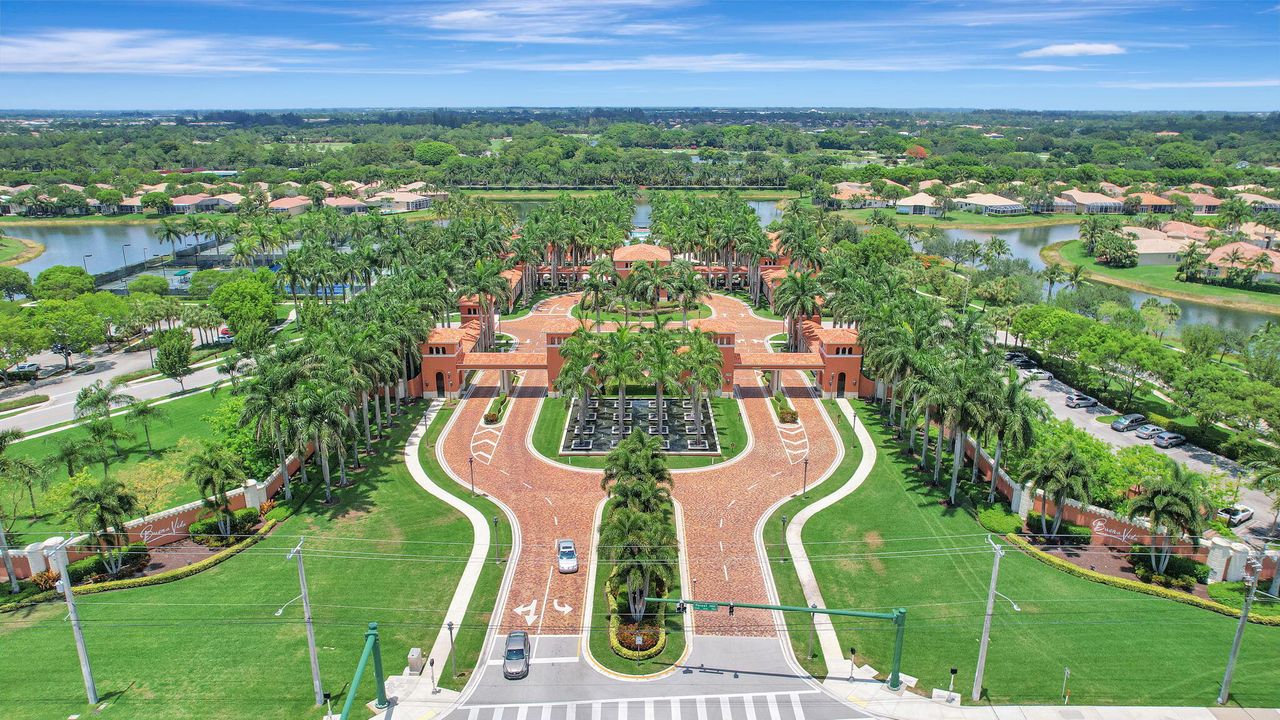 待售: $649,000 (2 贝兹, 2 浴室, 2364 平方英尺)