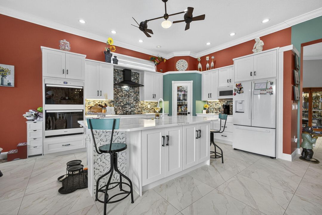 待售: $649,000 (2 贝兹, 2 浴室, 2364 平方英尺)