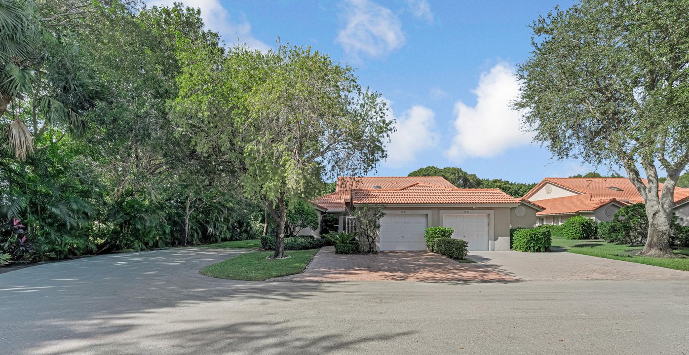 Active With Contract: $295,000 (2 beds, 2 baths, 1722 Square Feet)