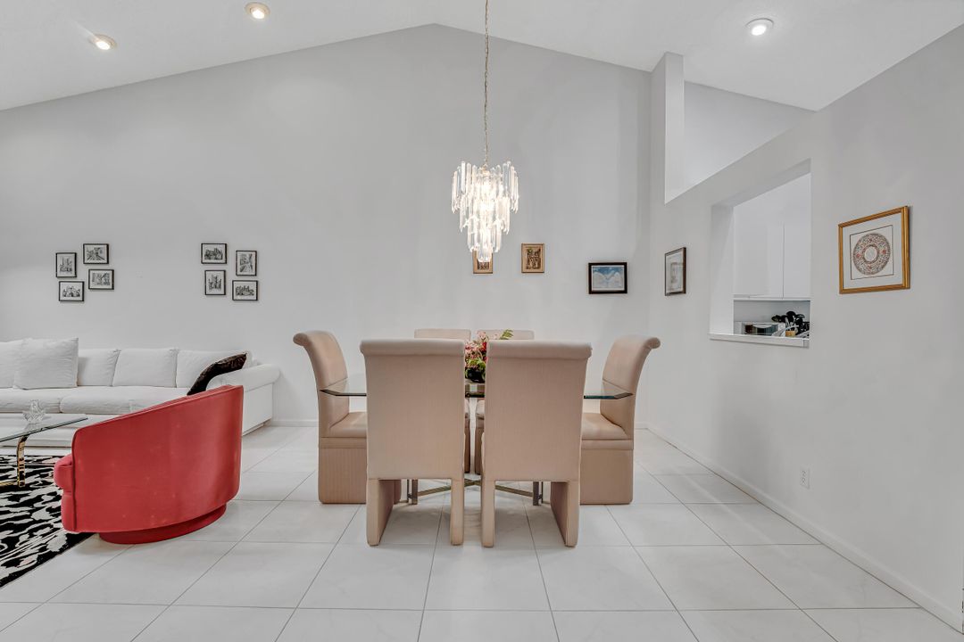 Active With Contract: $295,000 (2 beds, 2 baths, 1722 Square Feet)