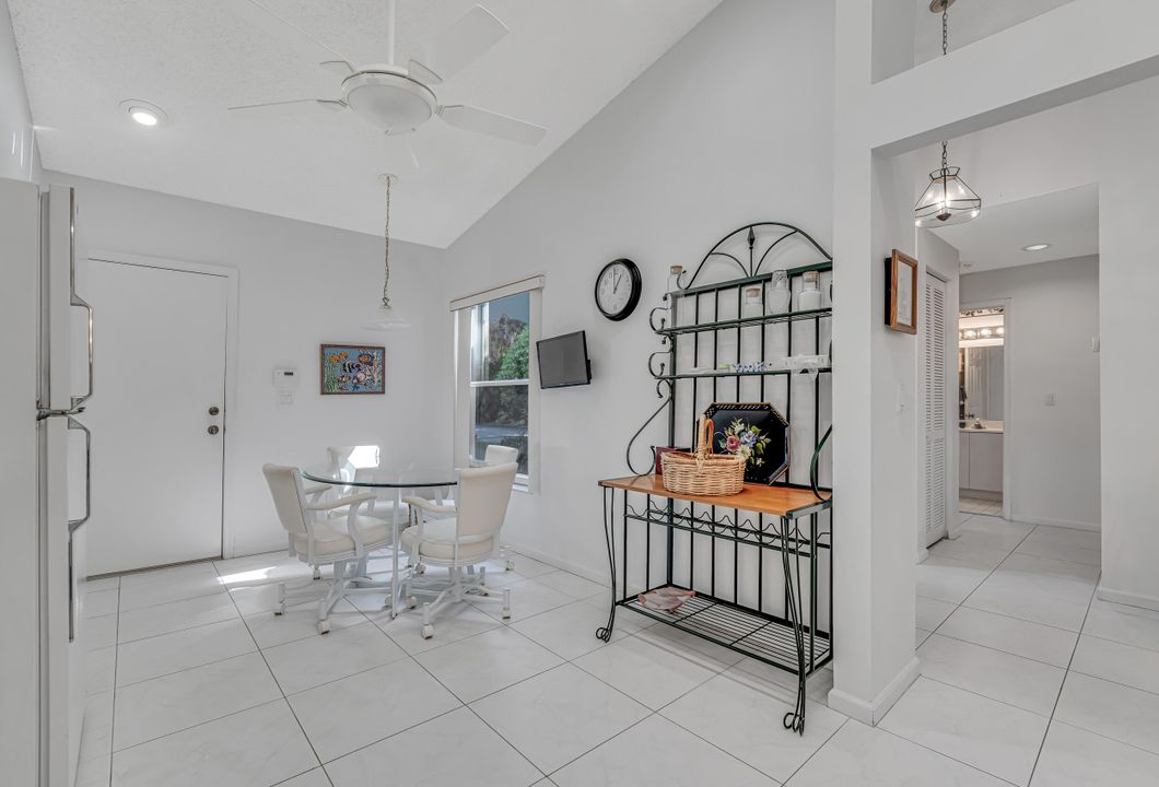 Active With Contract: $295,000 (2 beds, 2 baths, 1722 Square Feet)