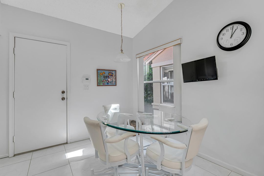 Active With Contract: $295,000 (2 beds, 2 baths, 1722 Square Feet)