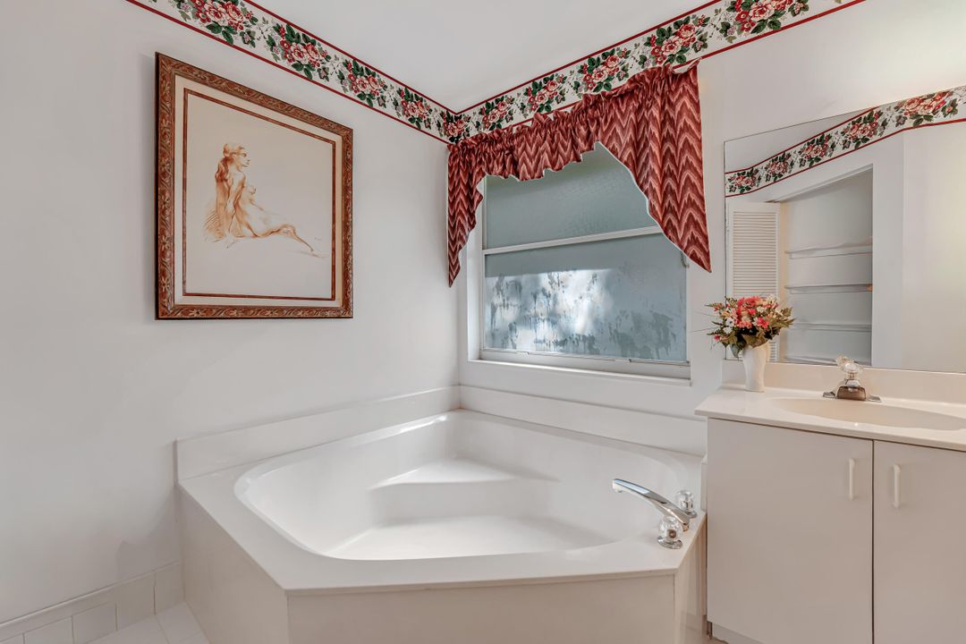 Active With Contract: $295,000 (2 beds, 2 baths, 1722 Square Feet)