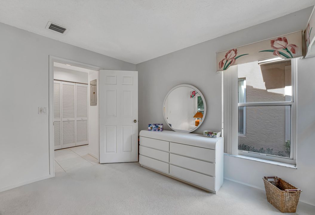 Active With Contract: $295,000 (2 beds, 2 baths, 1722 Square Feet)