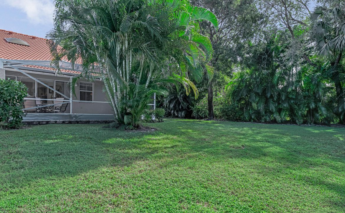 Active With Contract: $295,000 (2 beds, 2 baths, 1722 Square Feet)