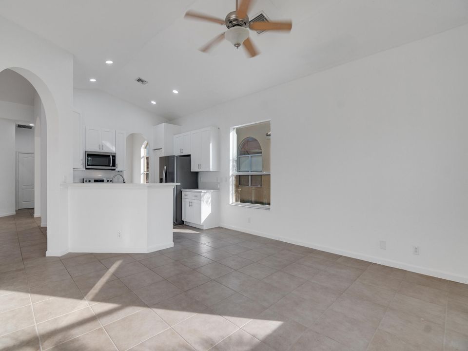 For Sale: $375,000 (3 beds, 2 baths, 1950 Square Feet)