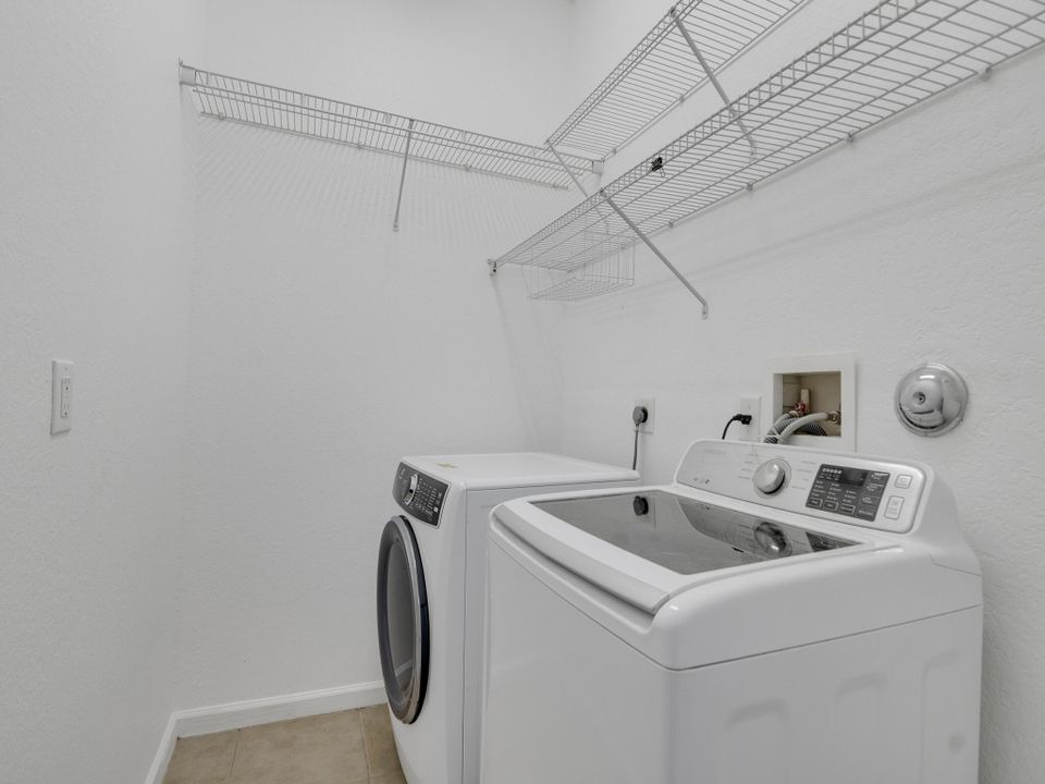 For Sale: $375,000 (3 beds, 2 baths, 1950 Square Feet)