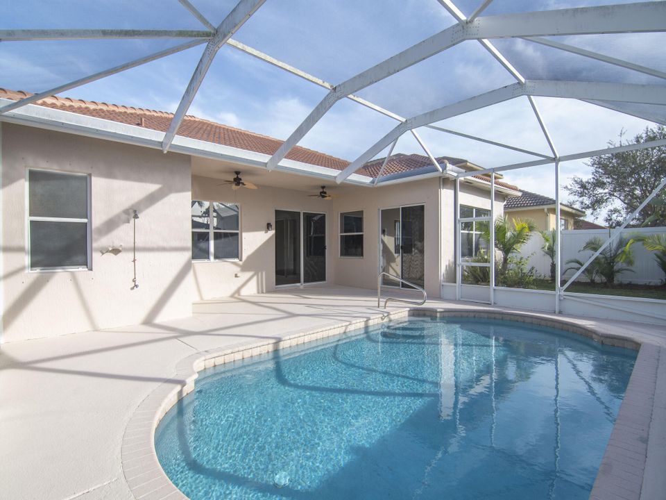 For Sale: $375,000 (3 beds, 2 baths, 1950 Square Feet)