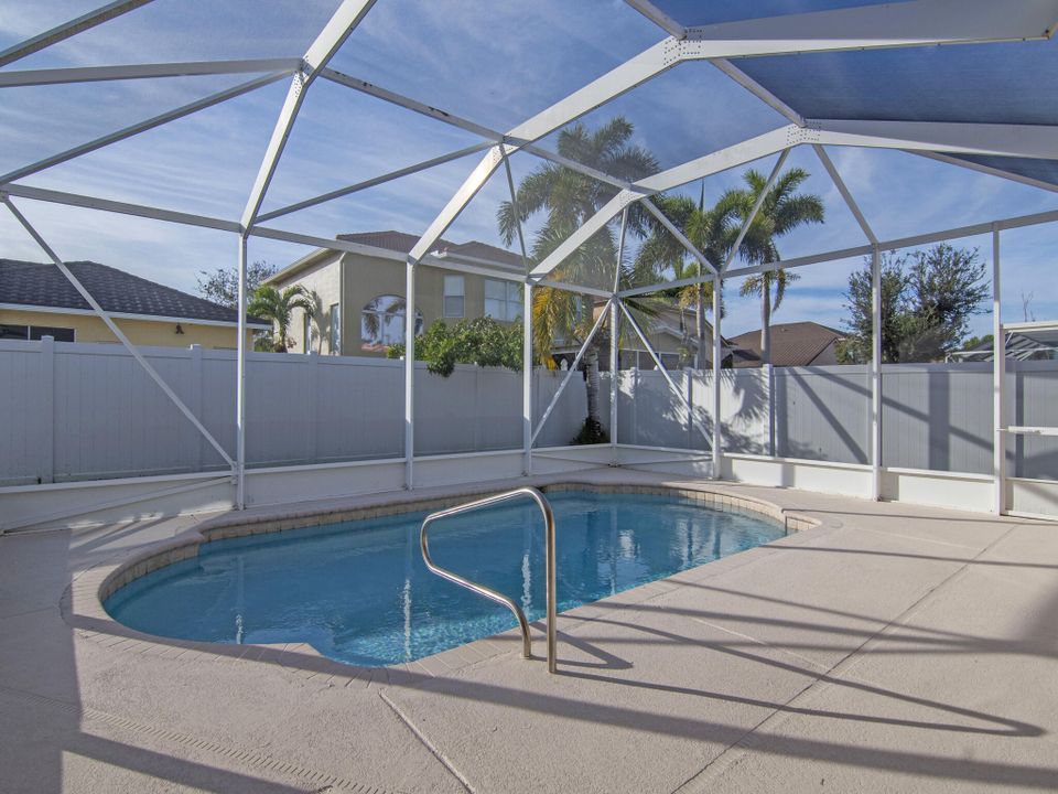 For Sale: $375,000 (3 beds, 2 baths, 1950 Square Feet)