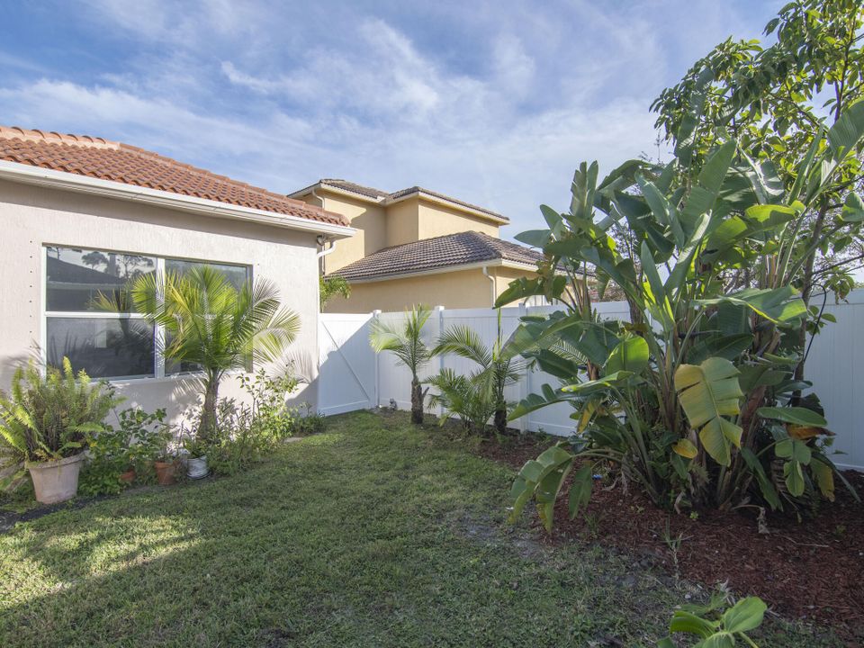 For Sale: $375,000 (3 beds, 2 baths, 1950 Square Feet)