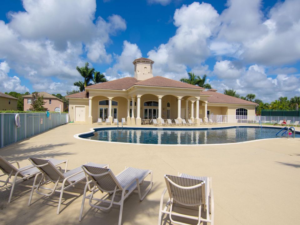 For Sale: $375,000 (3 beds, 2 baths, 1950 Square Feet)