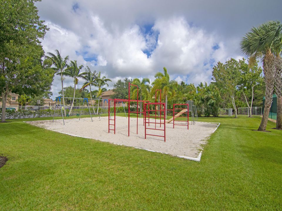 For Sale: $375,000 (3 beds, 2 baths, 1950 Square Feet)