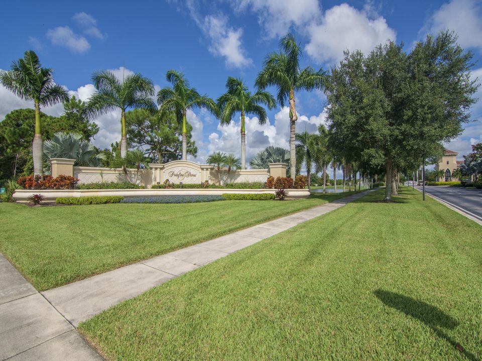 For Sale: $375,000 (3 beds, 2 baths, 1950 Square Feet)