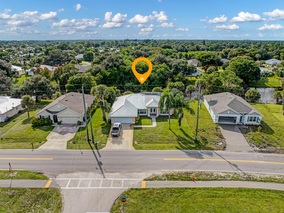 For Sale: $520,000 (3 beds, 2 baths, 1902 Square Feet)