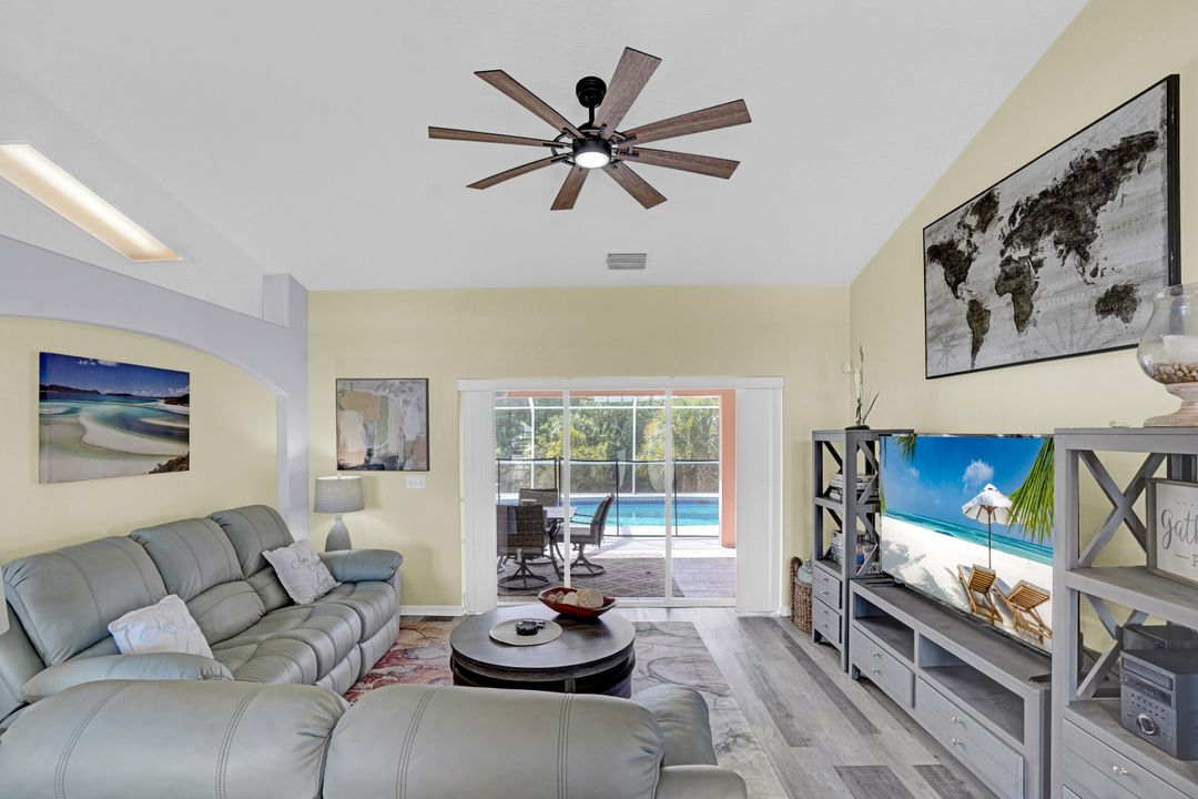 For Sale: $520,000 (3 beds, 2 baths, 1902 Square Feet)