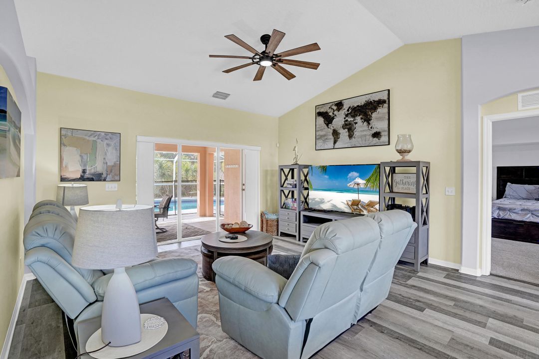 For Sale: $520,000 (3 beds, 2 baths, 1902 Square Feet)