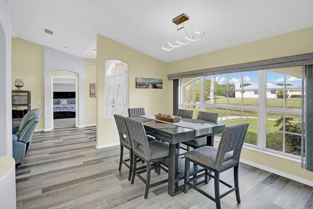 For Sale: $520,000 (3 beds, 2 baths, 1902 Square Feet)