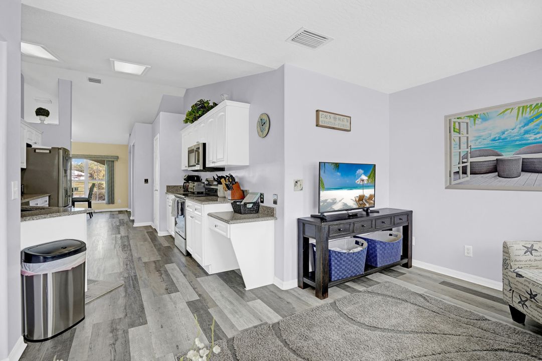 For Sale: $520,000 (3 beds, 2 baths, 1902 Square Feet)