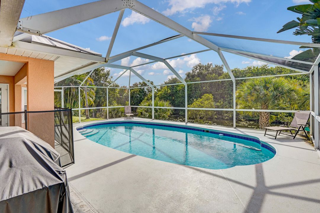 For Sale: $520,000 (3 beds, 2 baths, 1902 Square Feet)