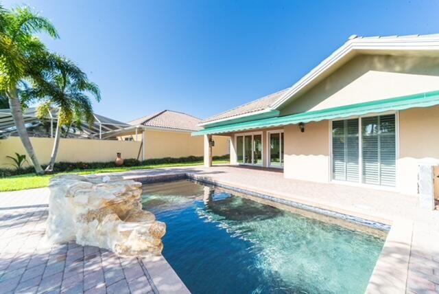 For Rent: $5,900 (3 beds, 3 baths, 2023 Square Feet)