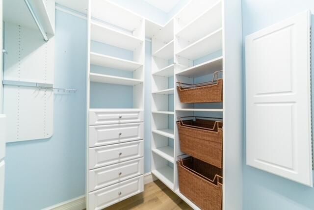 For Rent: $5,900 (3 beds, 3 baths, 2023 Square Feet)