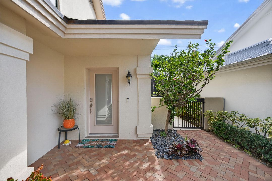 For Sale: $1,349,000 (4 beds, 2 baths, 2189 Square Feet)