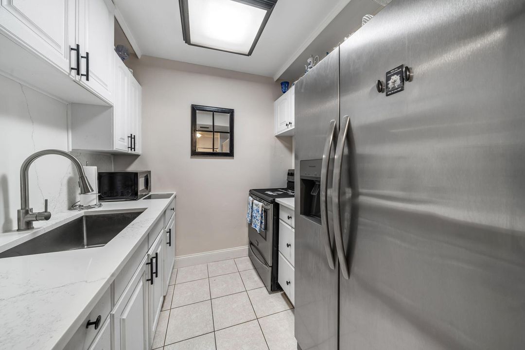 待售: $320,000 (1 贝兹, 1 浴室, 640 平方英尺)