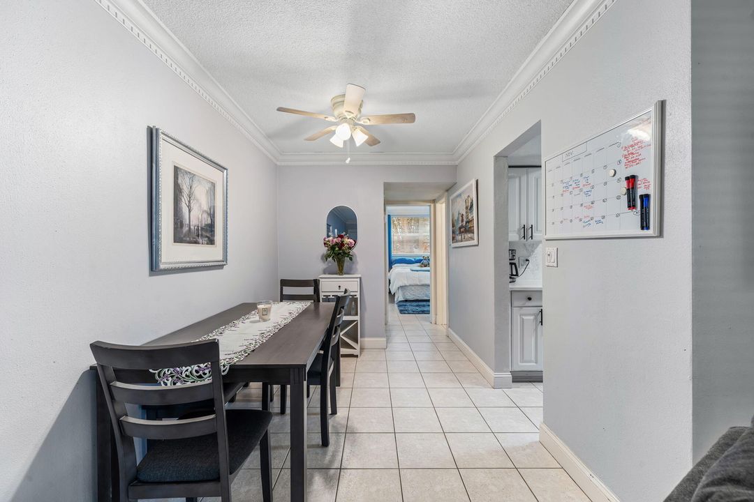 待售: $320,000 (1 贝兹, 1 浴室, 640 平方英尺)