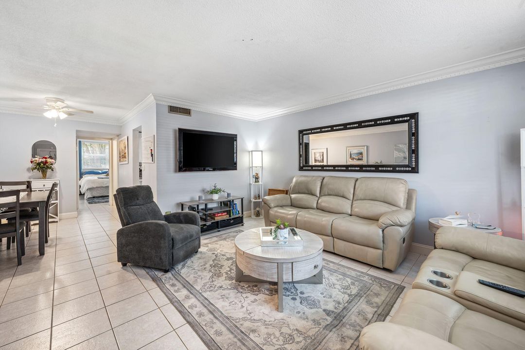 待售: $320,000 (1 贝兹, 1 浴室, 640 平方英尺)