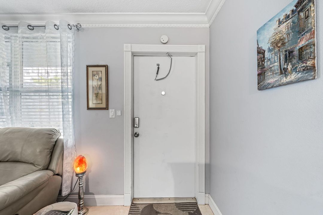 待售: $320,000 (1 贝兹, 1 浴室, 640 平方英尺)