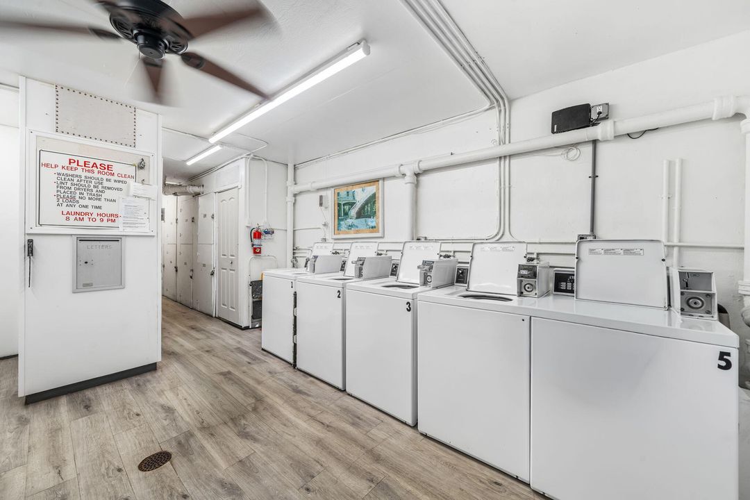 待售: $320,000 (1 贝兹, 1 浴室, 640 平方英尺)