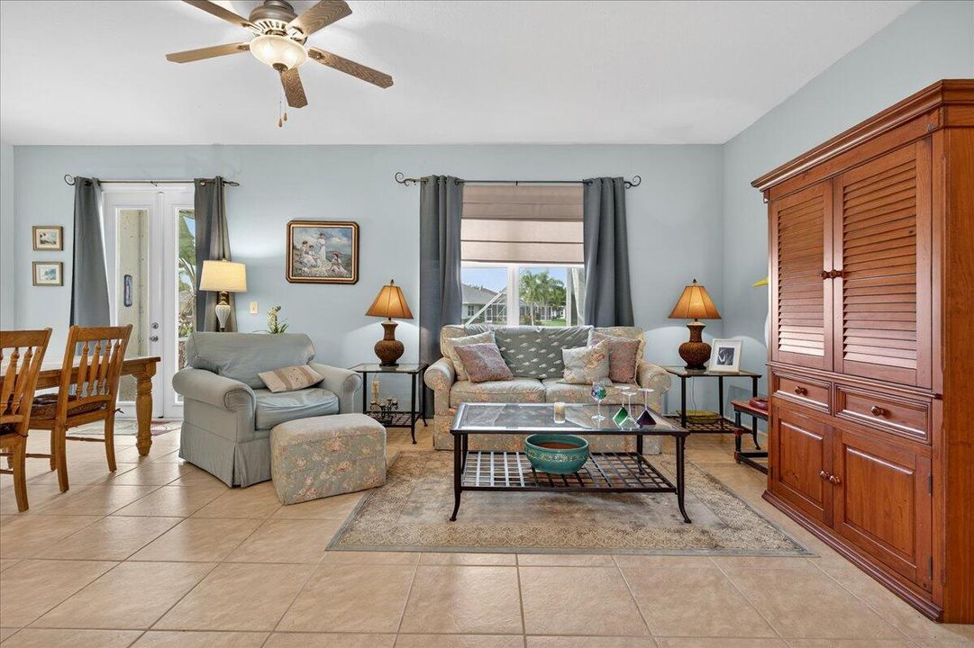 Activo con contrato: $350,000 (3 camas, 2 baños, 1569 Pies cuadrados)