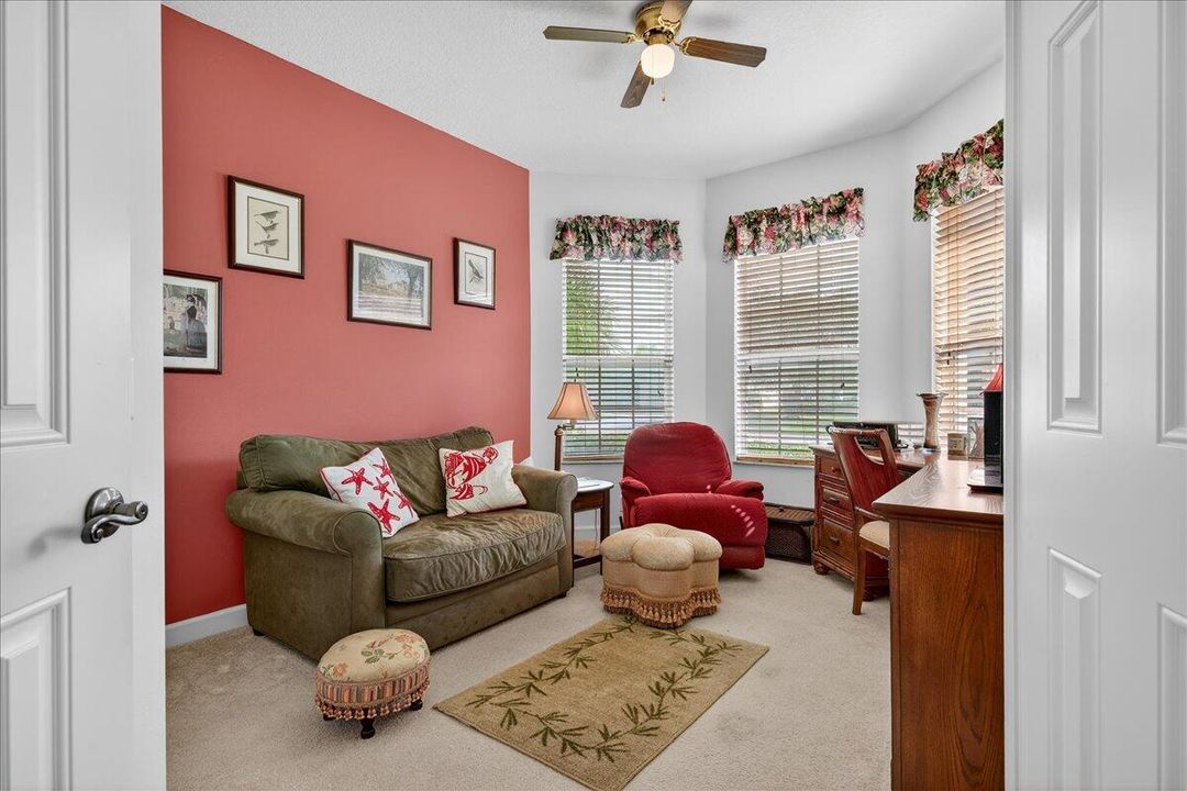 Activo con contrato: $350,000 (3 camas, 2 baños, 1569 Pies cuadrados)