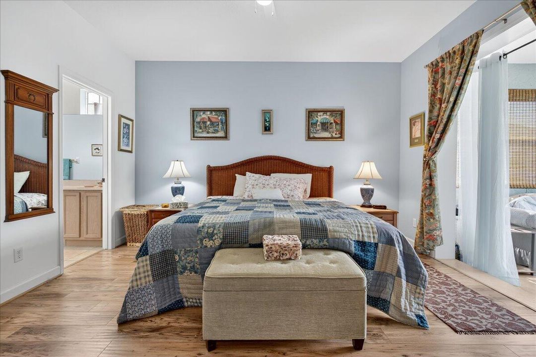 Activo con contrato: $350,000 (3 camas, 2 baños, 1569 Pies cuadrados)