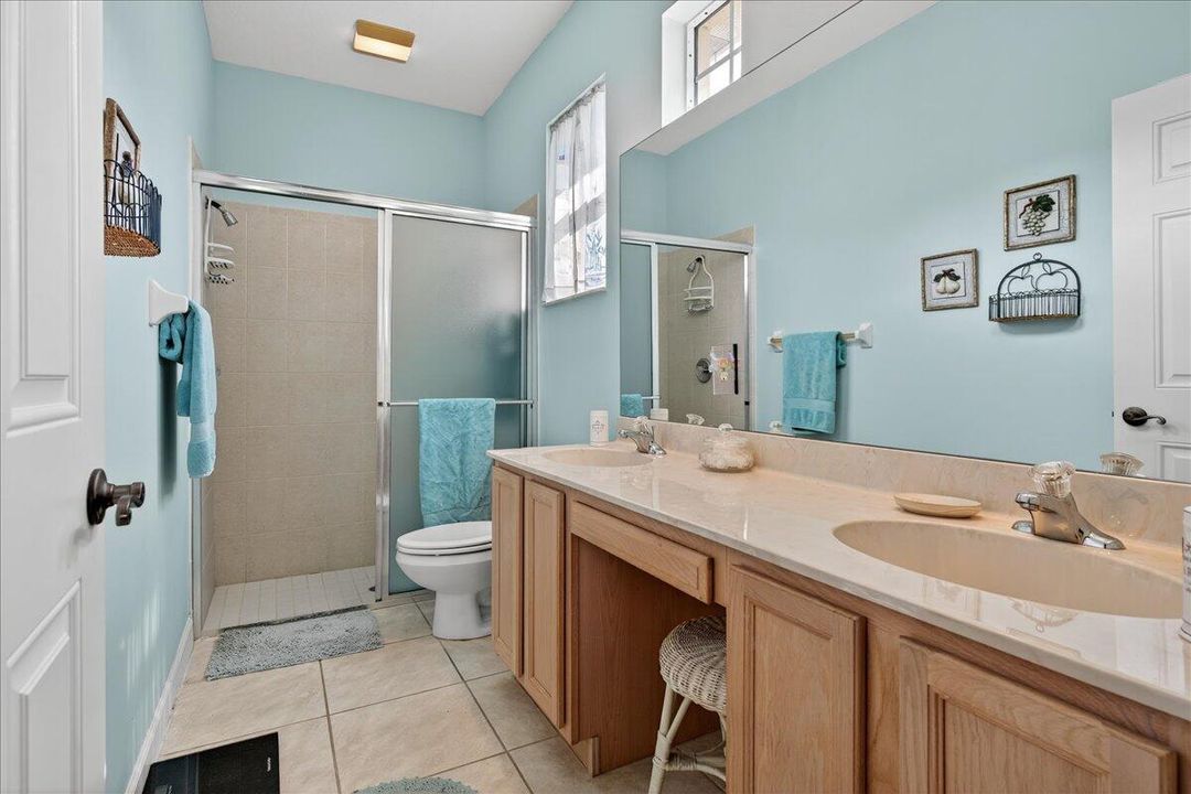 Activo con contrato: $350,000 (3 camas, 2 baños, 1569 Pies cuadrados)